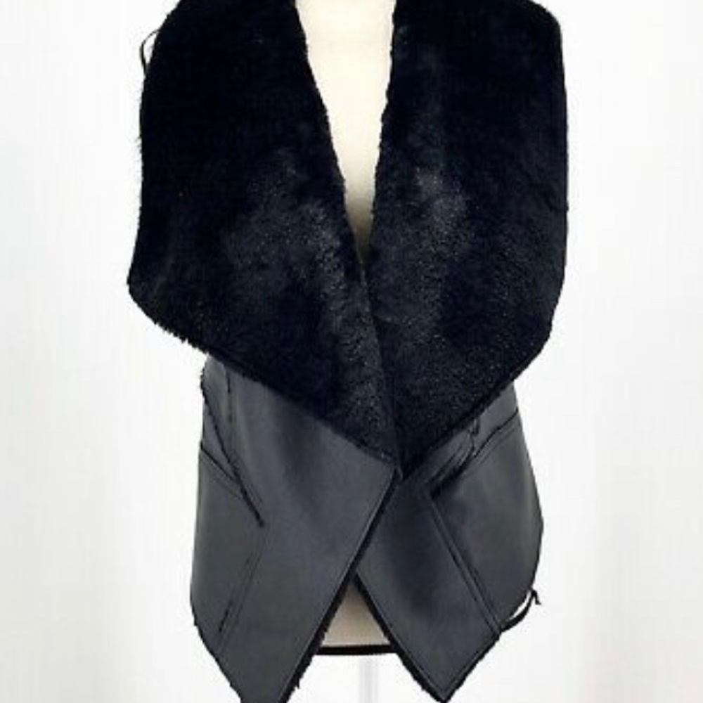 Blank NYC Faux Leather Fur Vest Black
 Womens Medium 

Excellent Condition